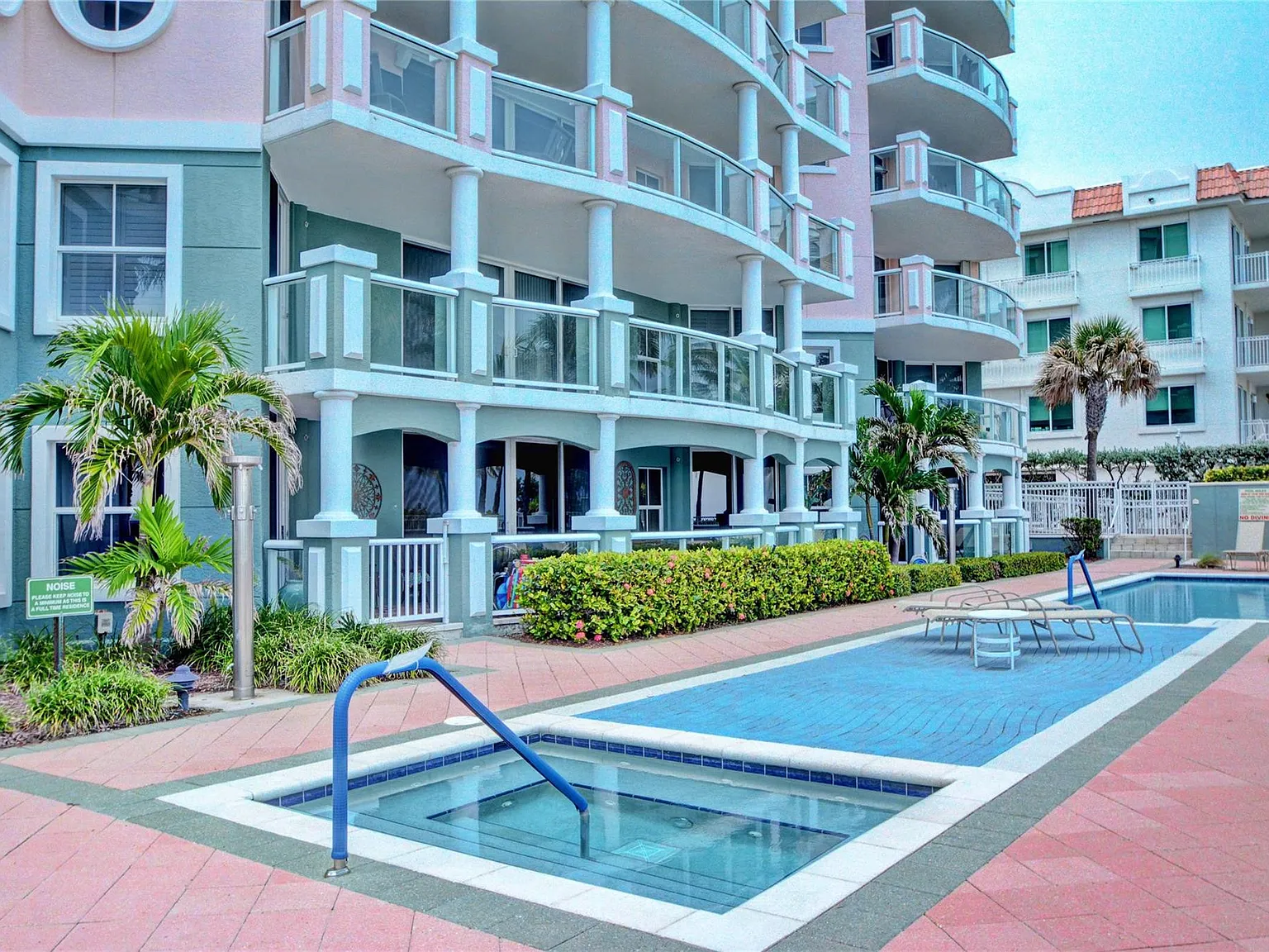 Ocean Plaza on Deerfield Beach — Photo 2