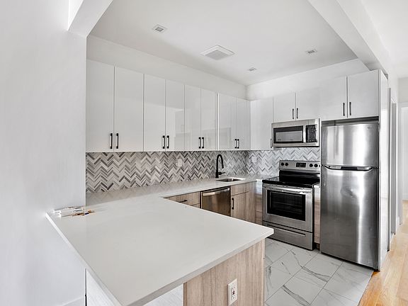 5th image of 228 7th Ave APT 4R