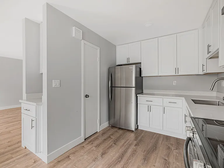 Silicon Valley Apartments — Photo 49