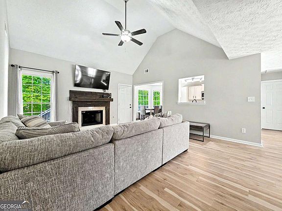 5th image of 74 Crestview Ln