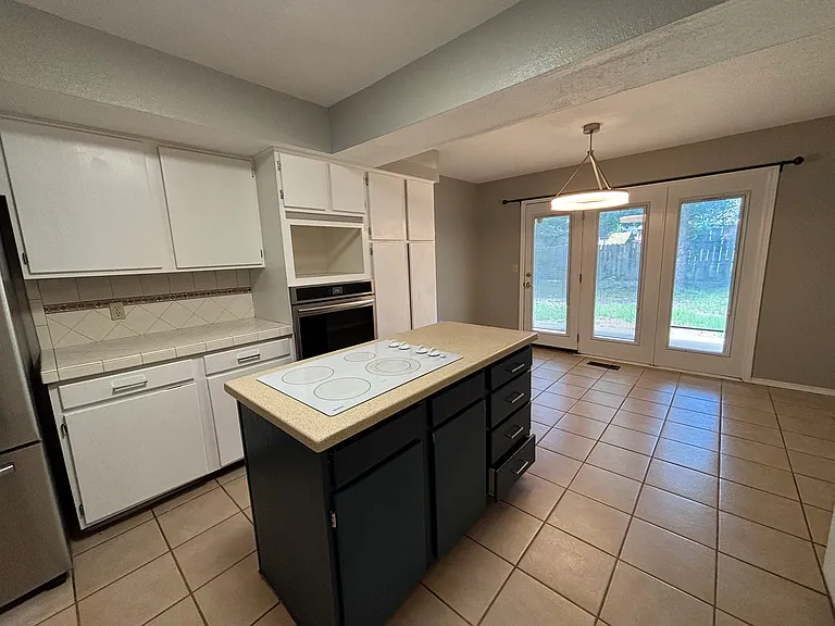 1302 Briar Creek Rd — Photo 9