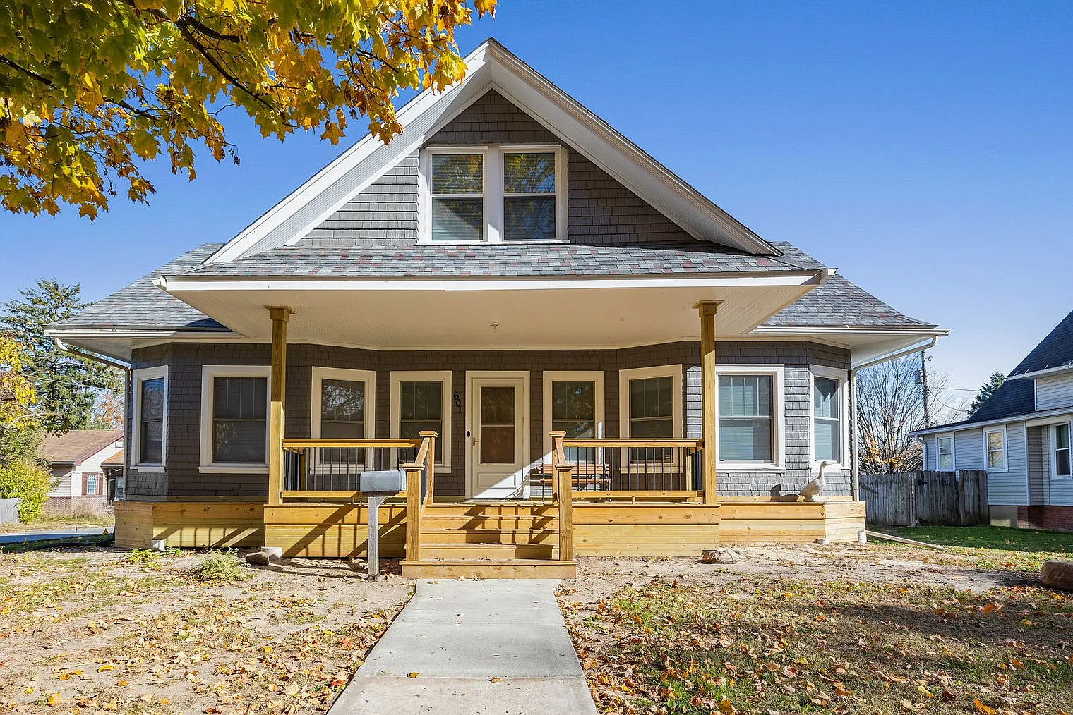 4 bed, 2.0 bath, 2163 sqft, $2,903 — Photo 3