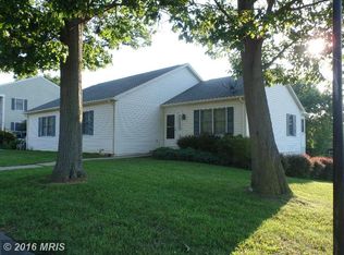 301 Tall Oak Dr, Charles Town, WV 25414