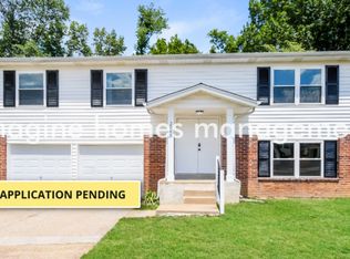 2945 Sean Pkwy, Saint Louis, MO 63129