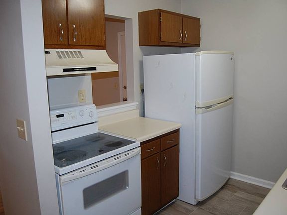 4th image of 5615J Hornaday Rd