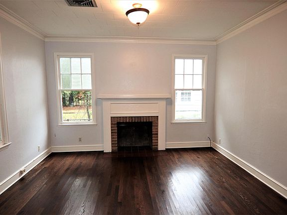 4th image of 995 W Lucas Dr