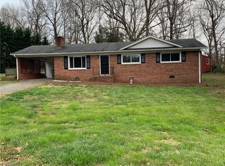 191 Foxfire Cir, Lexington, NC 27295