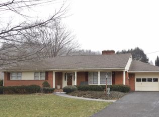 100 Rowland St, Narrows, VA 24124