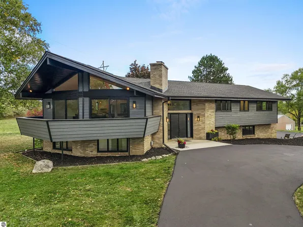 151 S Rusch Rd, Traverse City, MI 49696