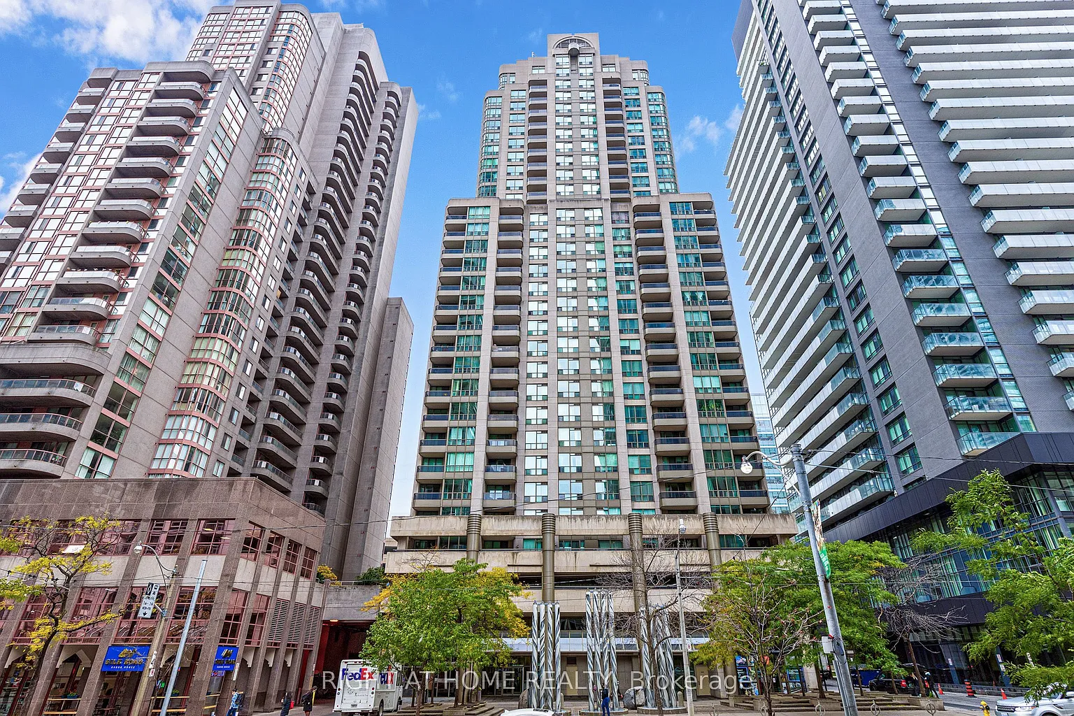 750 Bay St #1103 photo 1