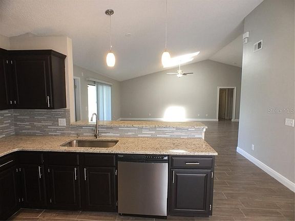 4th image of 858 Bright Meadow Dr