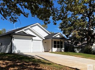 223 E Heron St, Denison, TX 75021