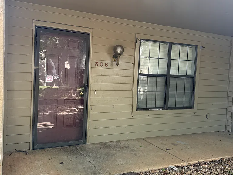 11130 Stratford Dr #306 — Photo 1