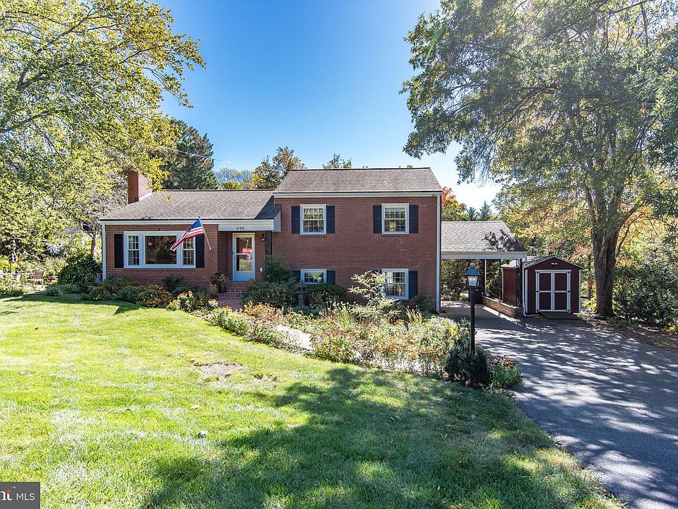 1st image of 696 Janneys Ln