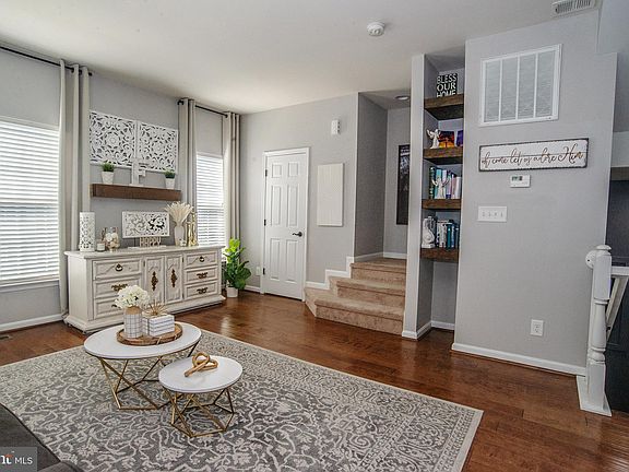 4th image of 10215 Osage Dr