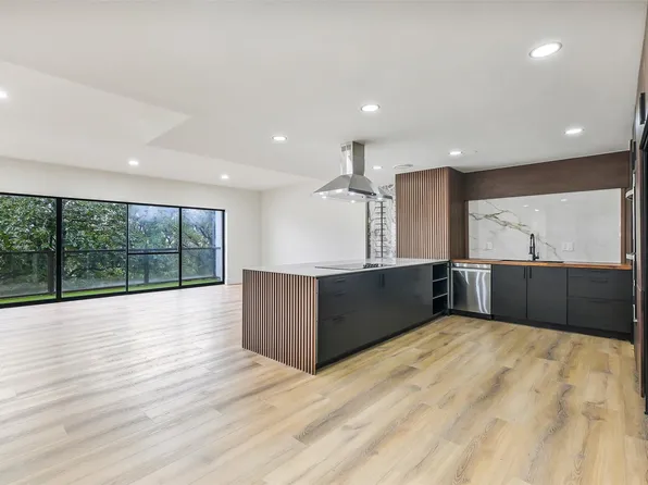 2929 Buffalo Speedway #A204, Houston, TX 77098