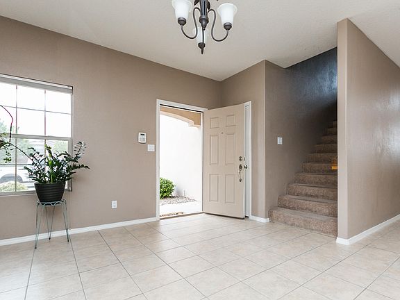 3rd image of 6800 Glenturret Way NE