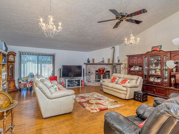 4th image of 2106 N Harbour Dr