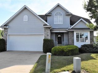 110 Saint Andrews Dr, Elyria, OH 44035