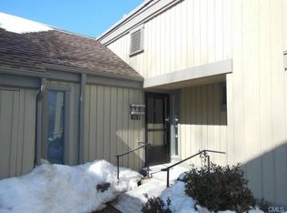 29 Heritage Vlg #E, Southbury, CT