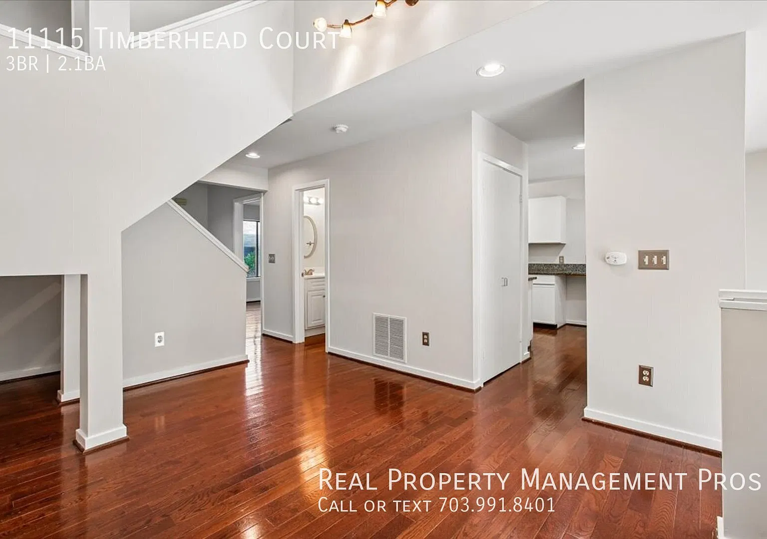 Beautiful Waterfront Townhome for Rent! — Photo 4
