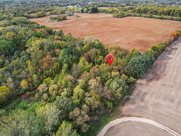 4th image of 56084 Eleven Mile Rd