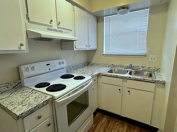 2nd image of 1300 Pennsylvania St NE #21