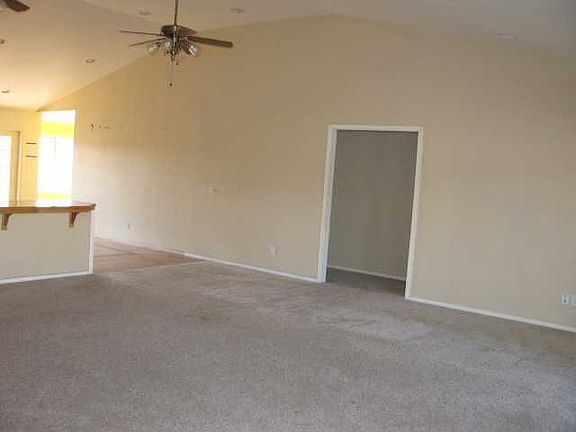 3rd image of 920 N Cimarron Hl