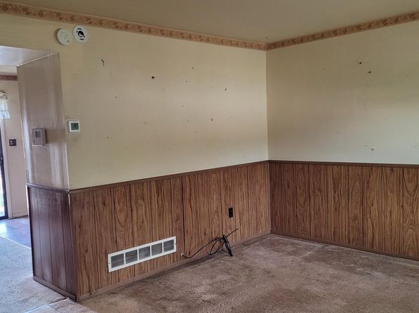 653 Charraway Rd, Baltimore, MD 21229