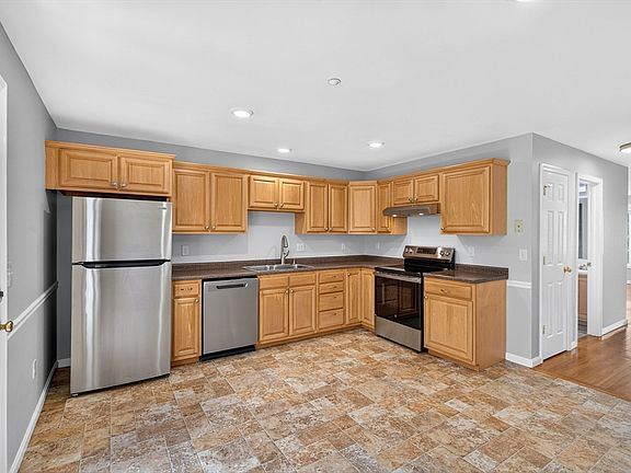 2nd image of 5 Chandler Ct #A