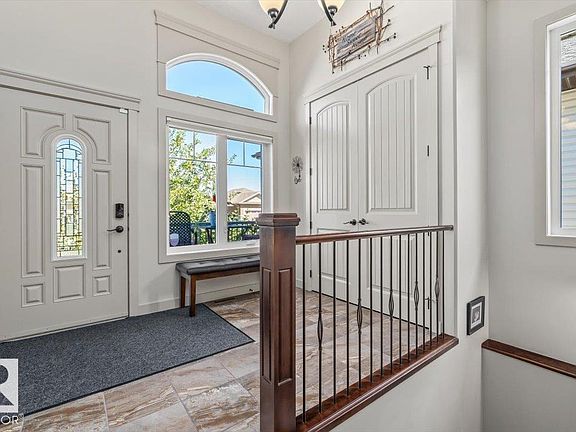 4th image of 705 Saffron Point E