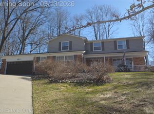 1811 Campus Ct, Rochester Hills, MI 48309