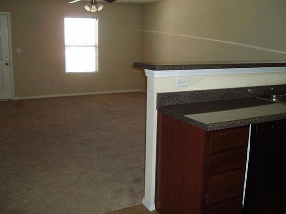 3rd image of 3511 E Fairmont Place & 3513