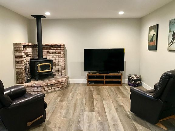 4th image of 22885 East Ave