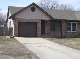 300 N Walker St, Braidwood, IL 60408
