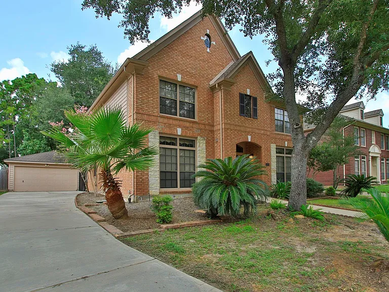 13618 Shadow Falls Ct — Photo 2