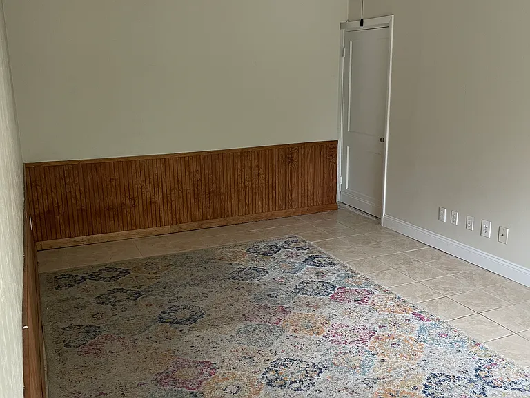 1032 NE 19th Pl — Photo 13