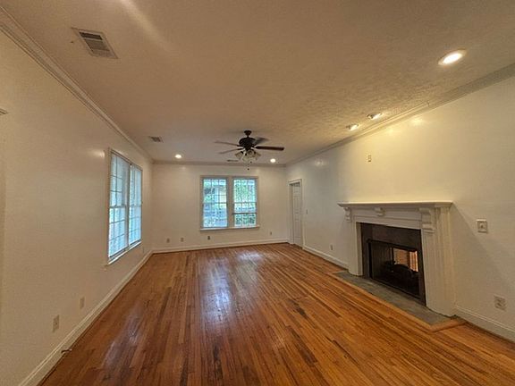 2nd image of 1447 21st St