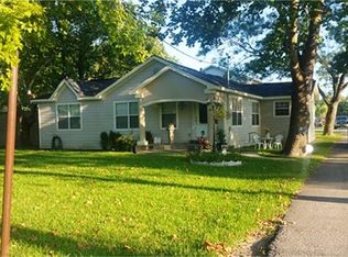 405 Battlebell Rd, Highlands, TX 77562