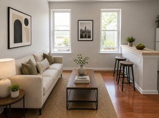 900 S 8th St, Camden, NJ 08103
