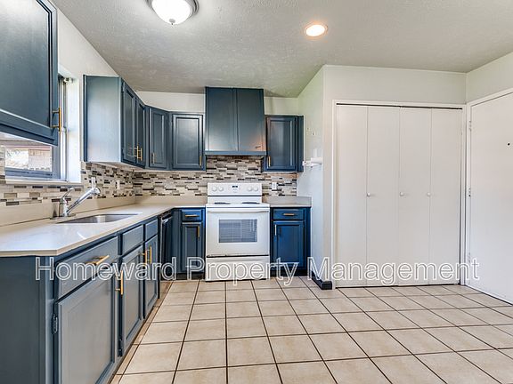 5th image of 2633 Santa Anna Dr