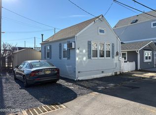 10 W Rutherford Lane, Lavallette, NJ 08735