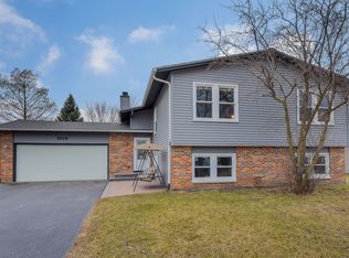 2515 Brook Ln, Aurora, IL 60504