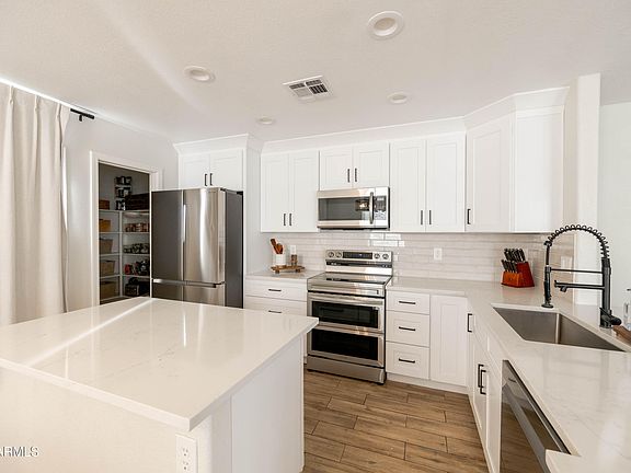 4th image of 1014 S Slater Circle