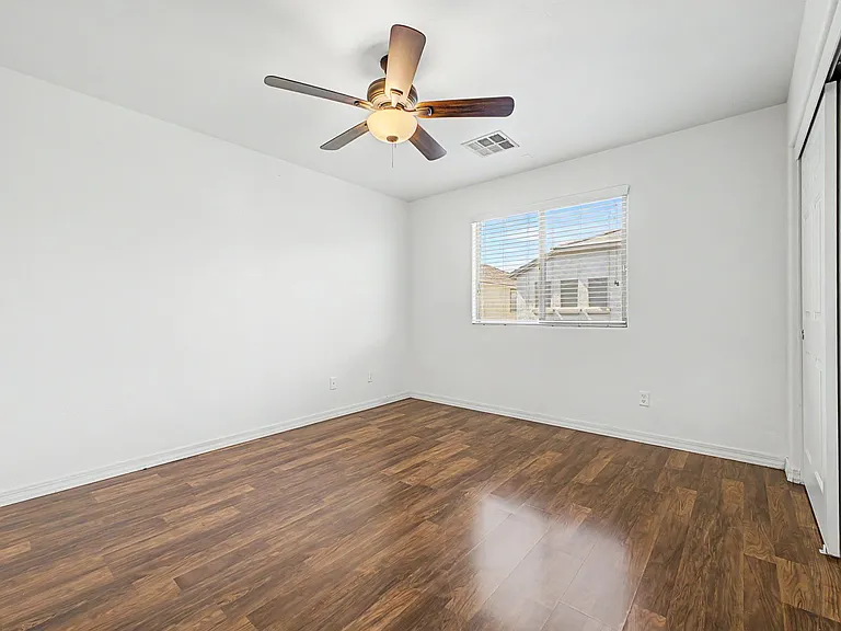 2048 W Monte Cristo Ave — Photo 31