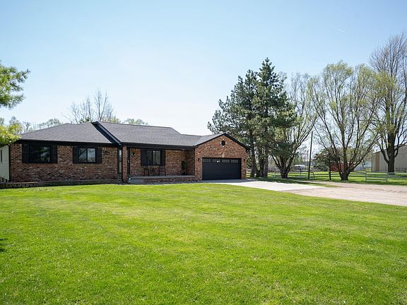 3rd image of 27780 Pratt Rd