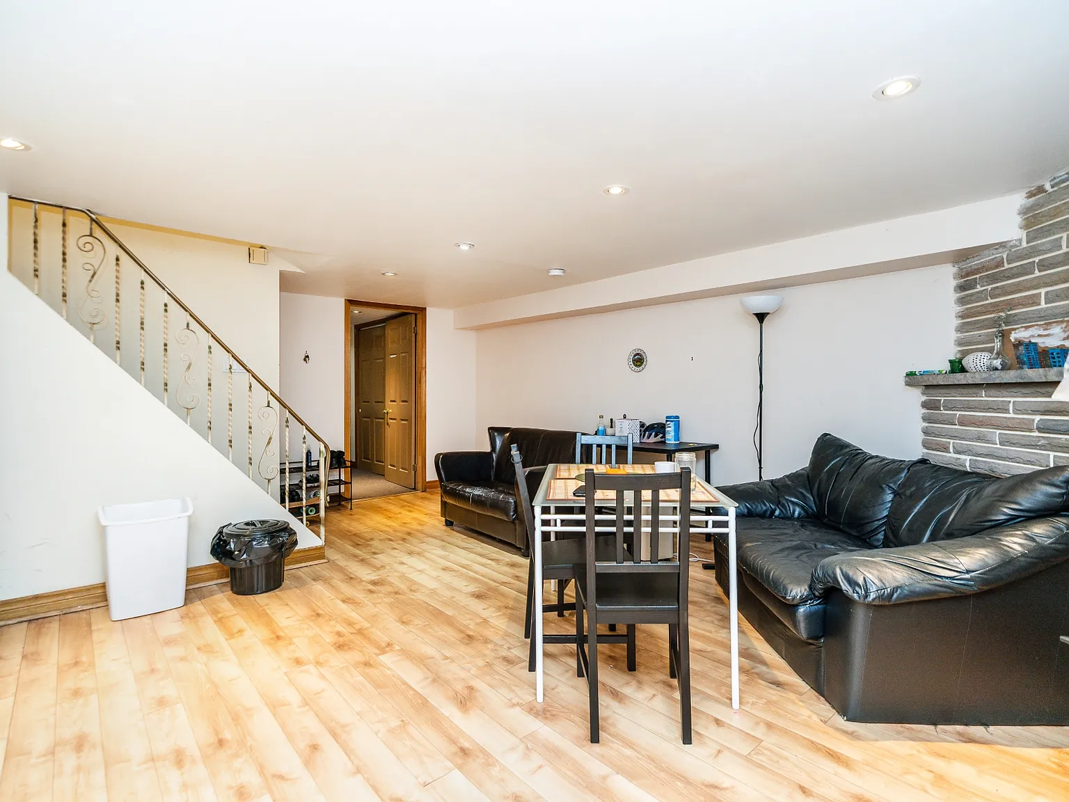 2 bed, 1000 sqft, $2,100 — Photo 3