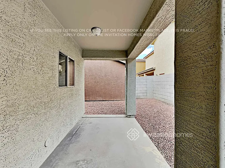327 S Travis — Photo 18
