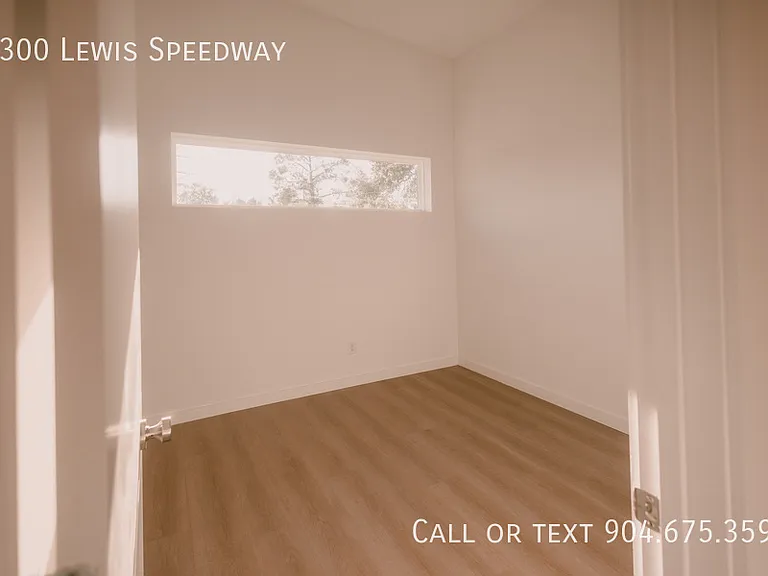 3300 Lewis Speedway St — Photo 15