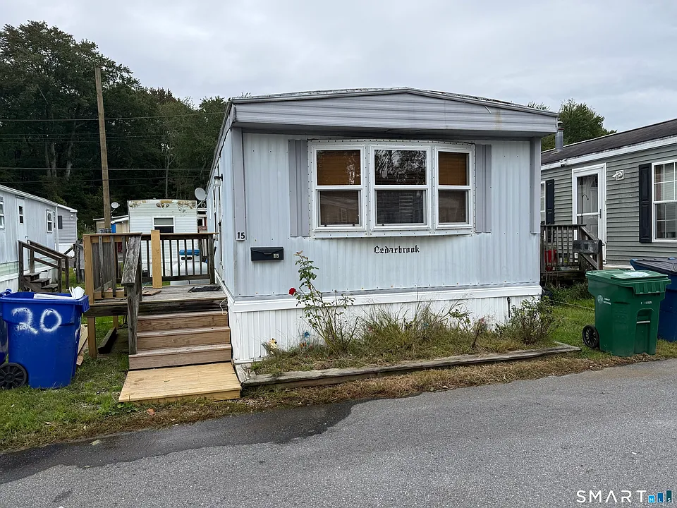 15 Woodland Dr